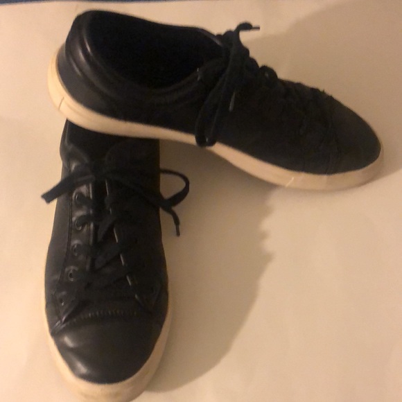 Old Navy Black Casual Sneaker - Picture 2 of 2
